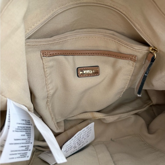 Floral Lined Tan Leather Handbag - Picture 4 of 9